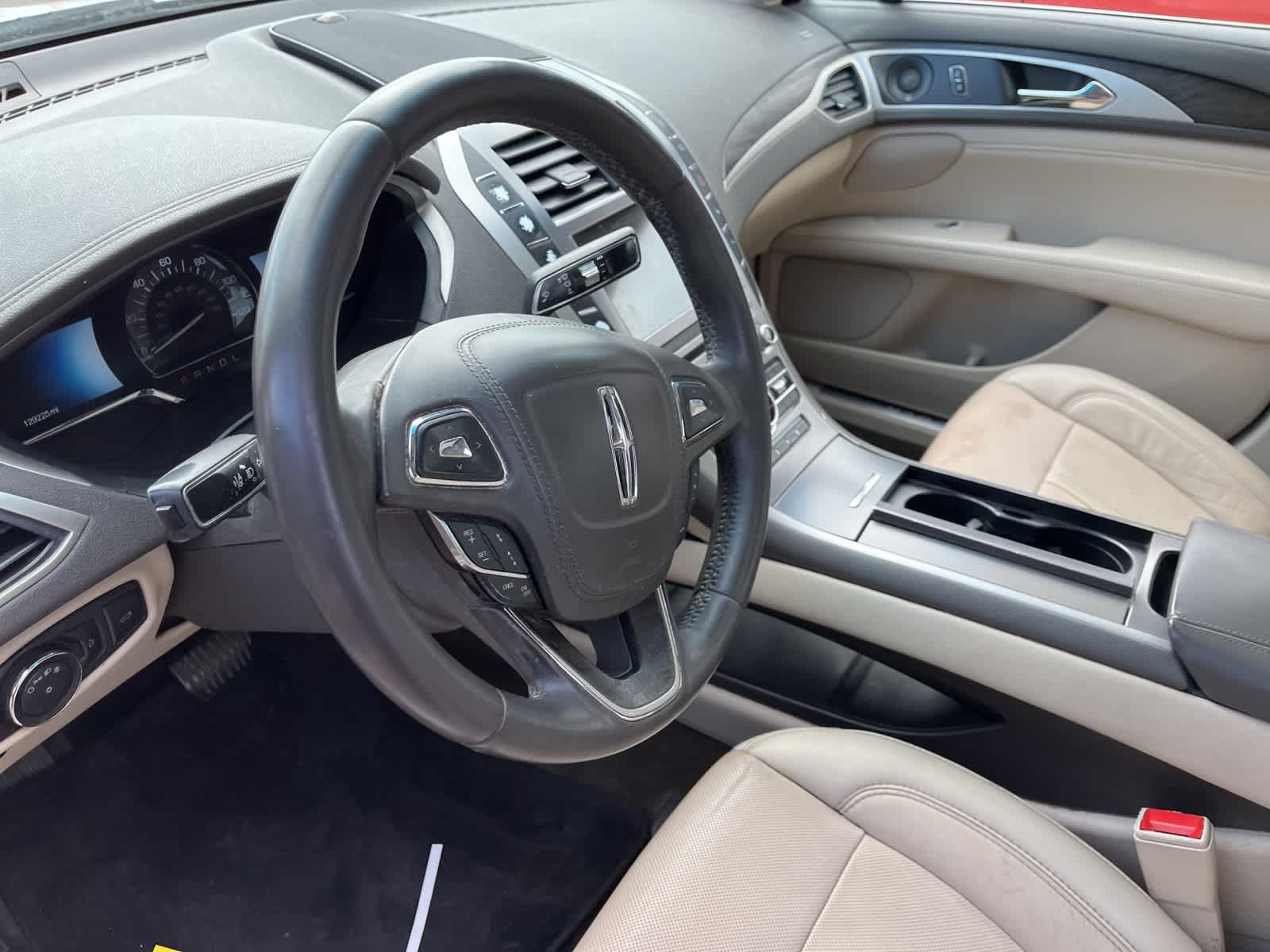 Thumbnail: 2019 Lincoln MKZ - 27