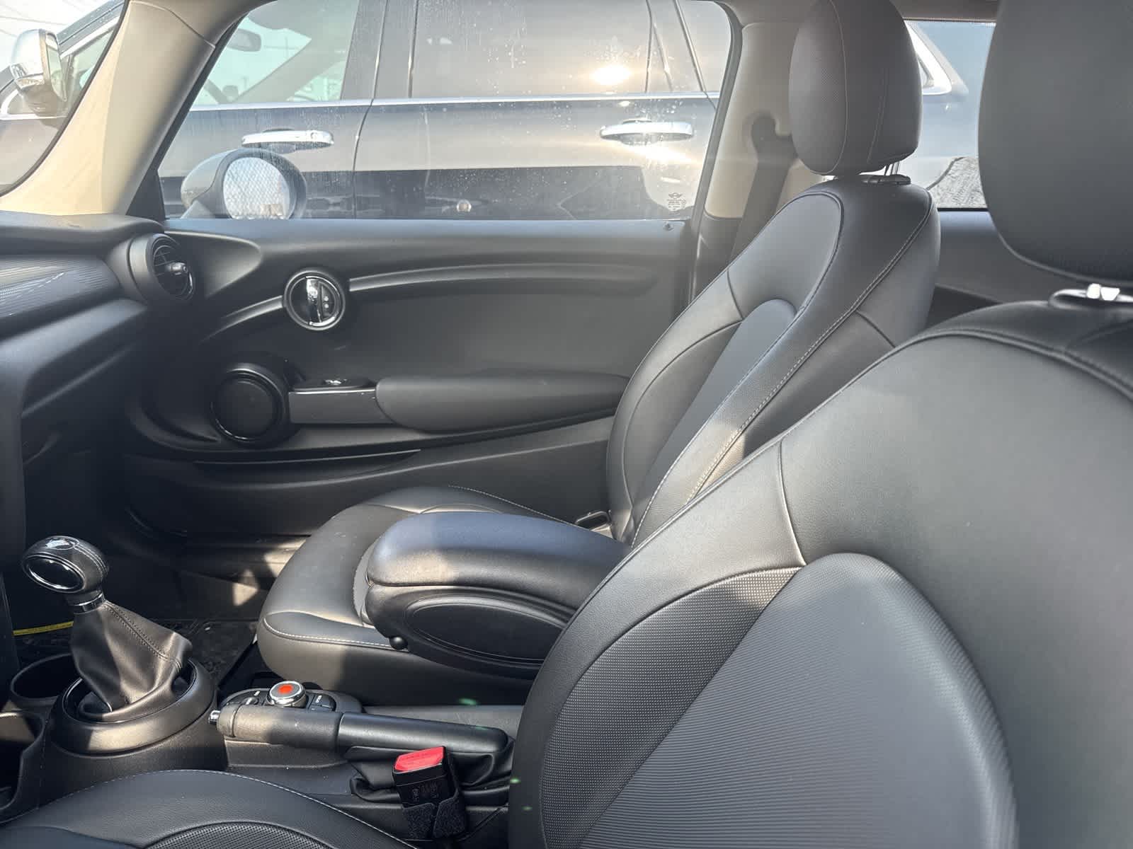 Thumbnail: 2019 MINI Cooper Hardtop - 23