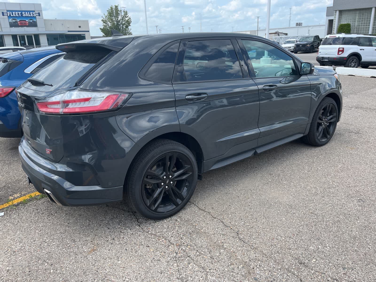 2021 Ford Edge ST 12