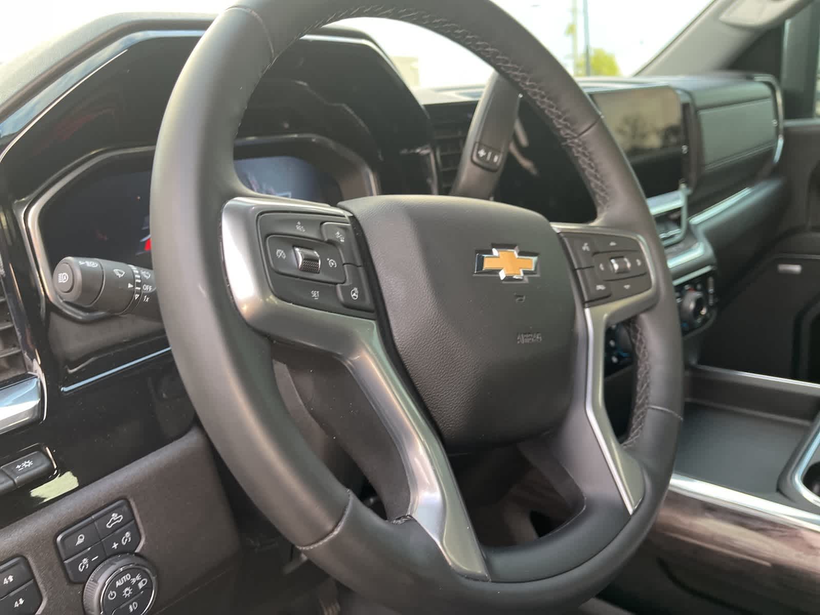 Thumbnail: 2025 Chevrolet Silverado 2500 - 32