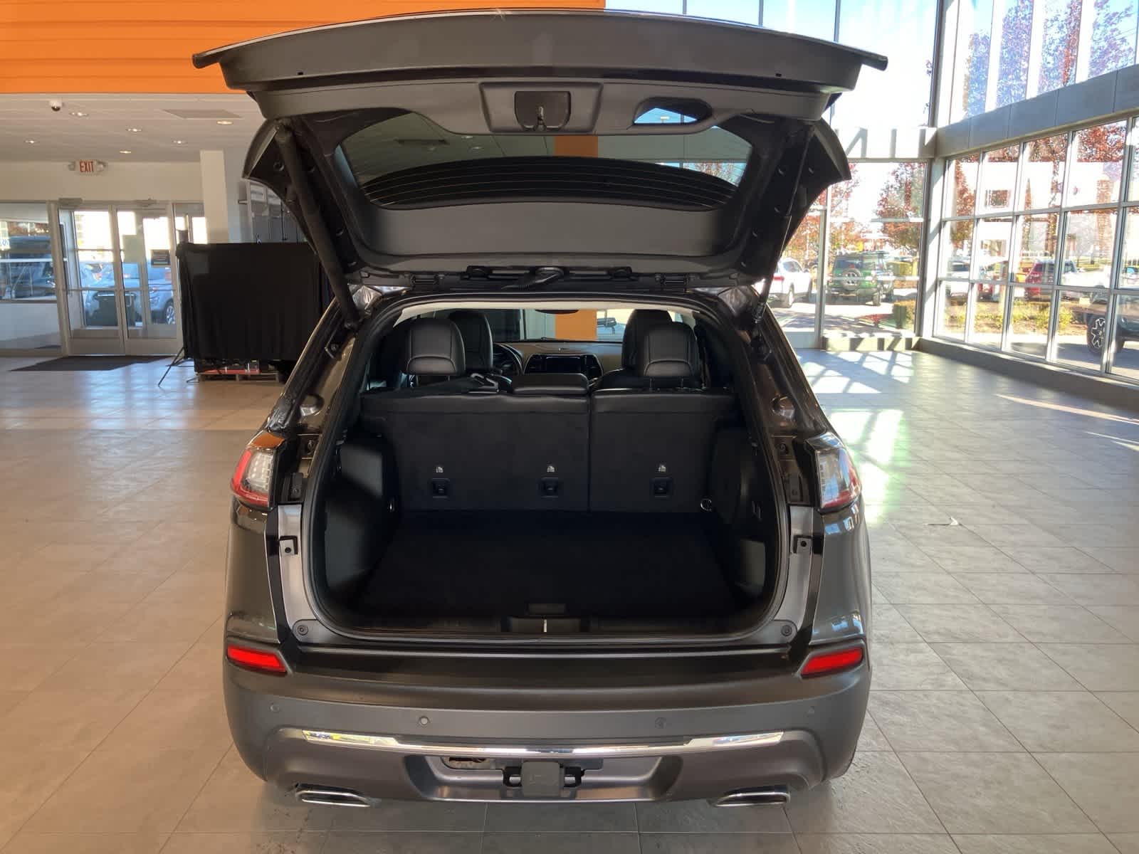 Thumbnail: 2020 Jeep Cherokee - 31