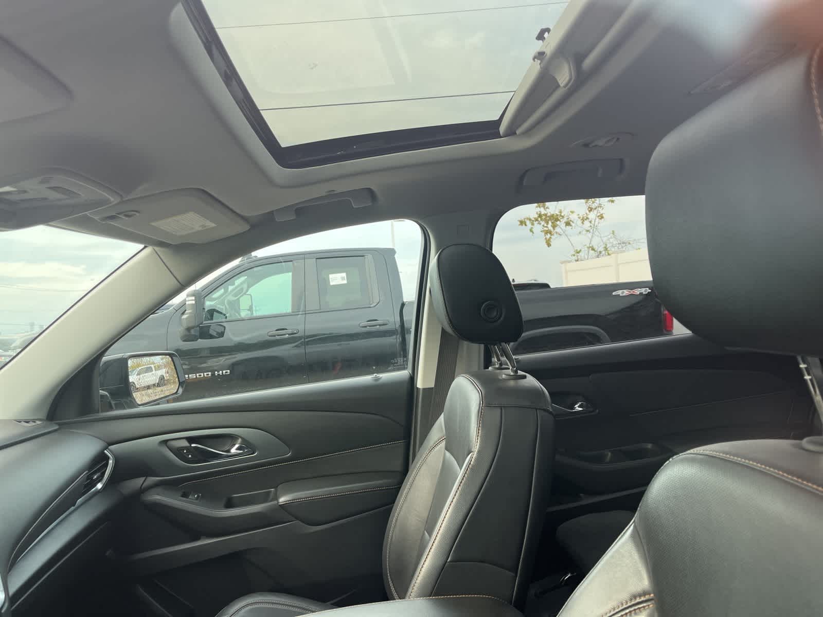 Thumbnail: 2018 Chevrolet Traverse - 25