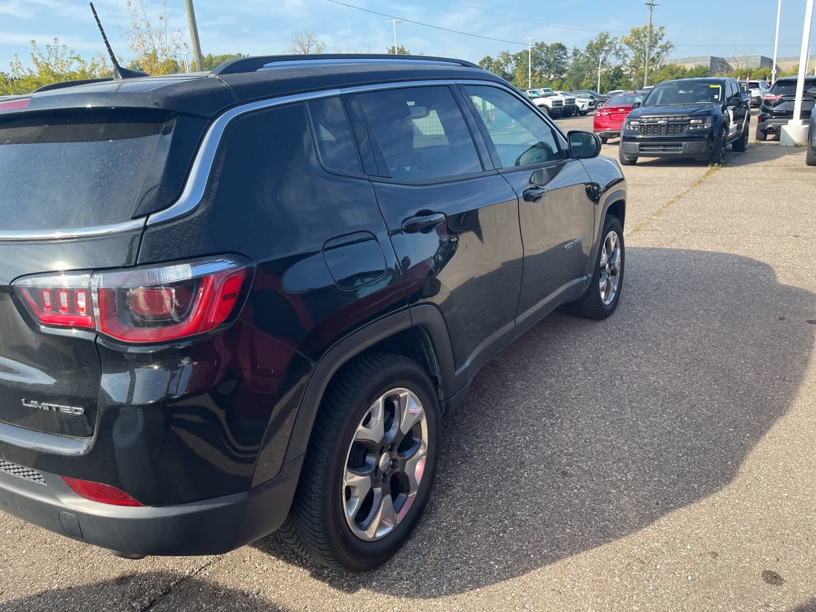 Thumbnail: 2020 Jeep Compass - 13