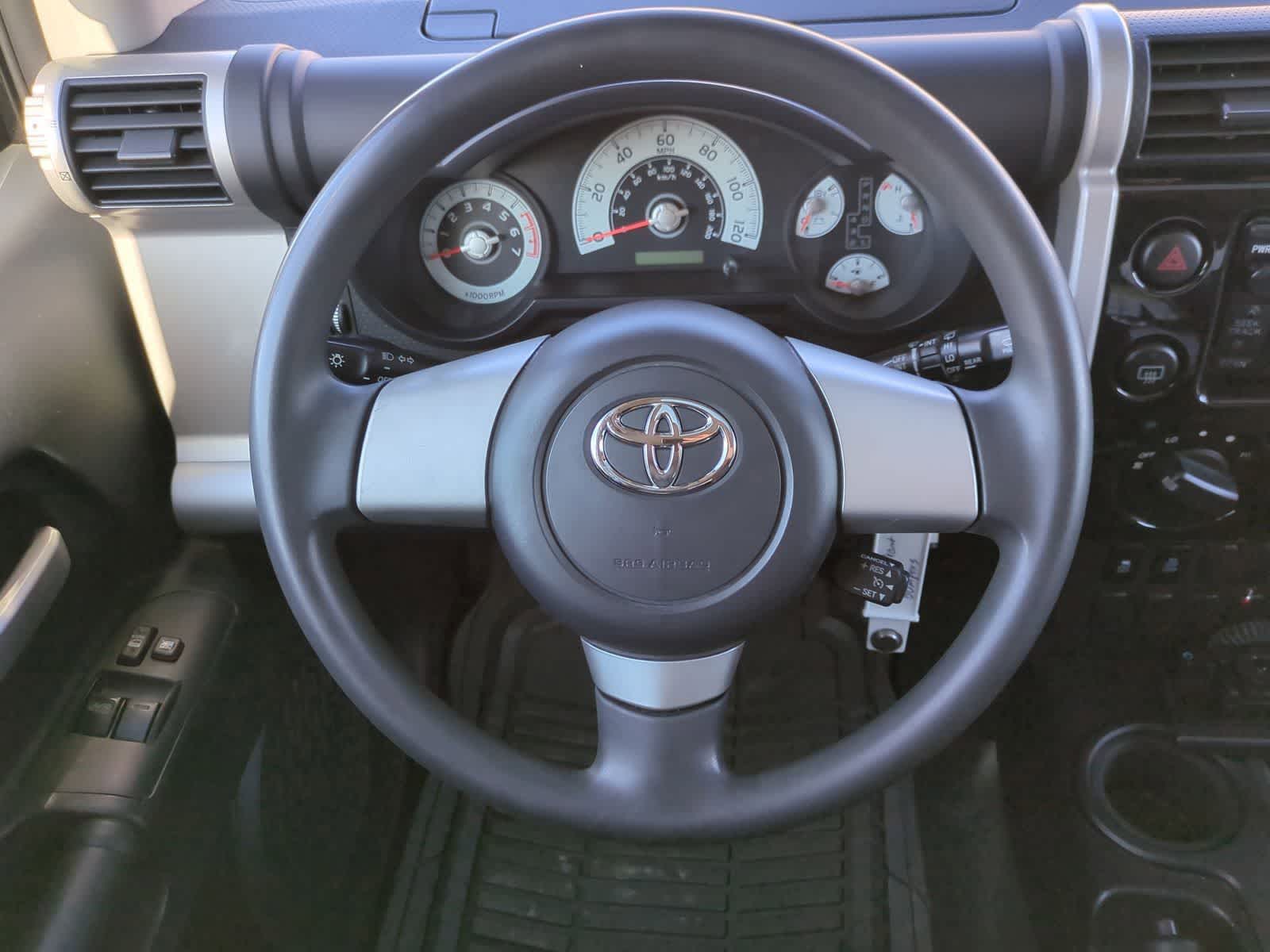 Thumbnail: 2010 Toyota FJ Cruiser - 24