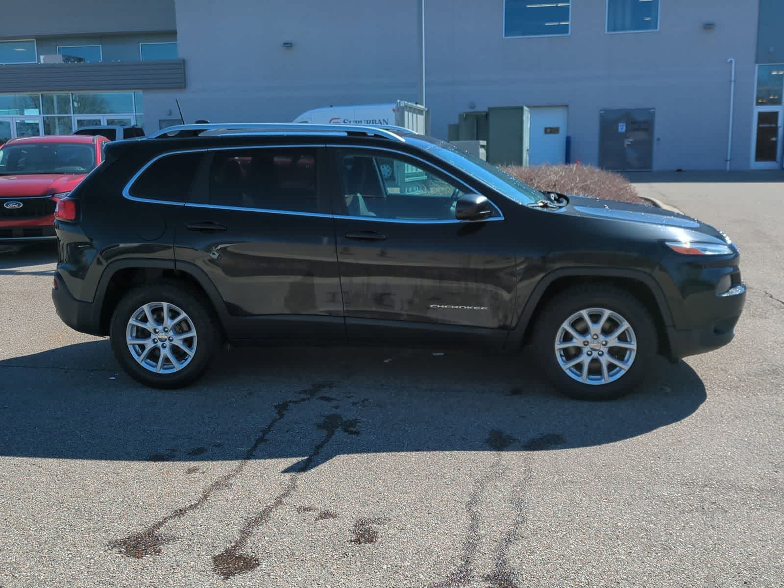 Thumbnail: 2016 Jeep Cherokee - 9