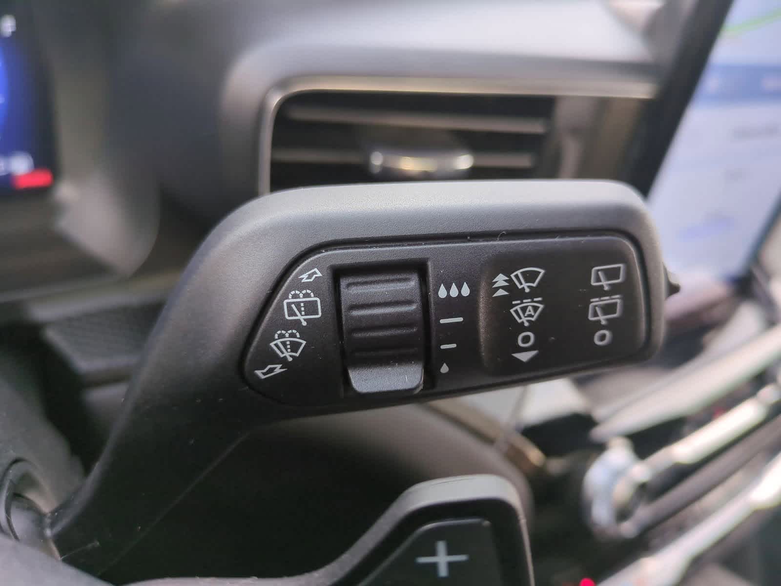 Thumbnail: 2024 Ford Explorer - 29