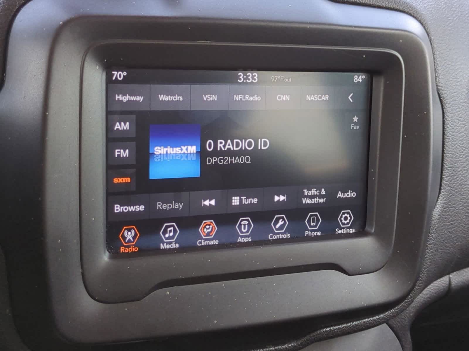 Thumbnail: 2018 Jeep Renegade - 27