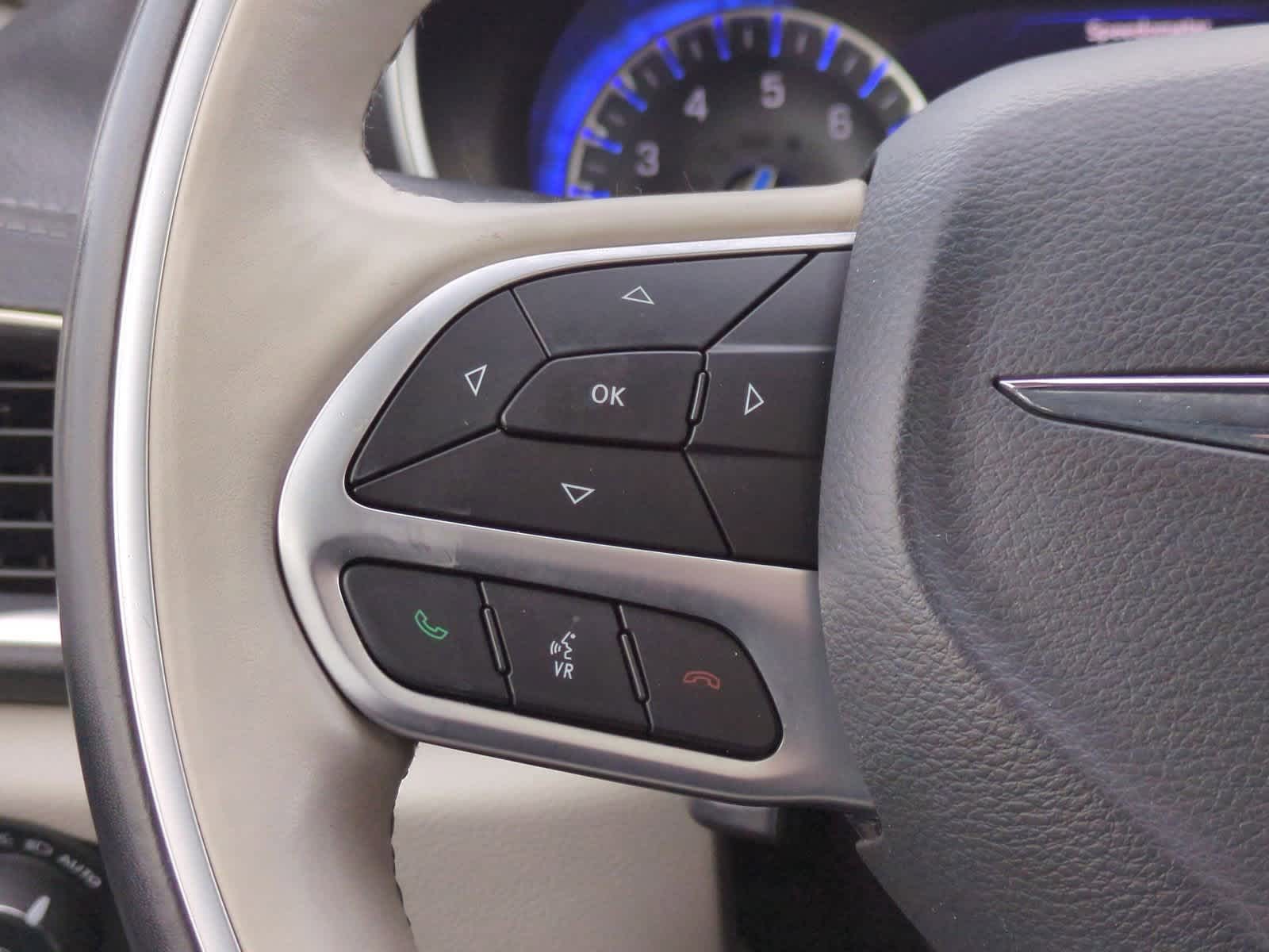 Thumbnail: 2020 Chrysler Pacifica - 27