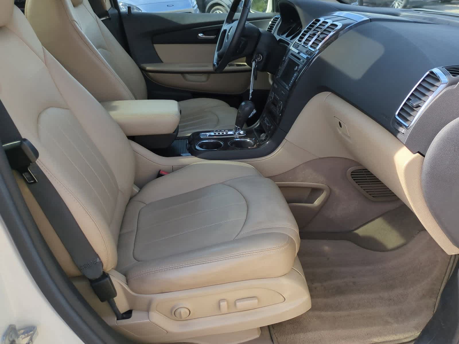 Thumbnail: 2011 GMC Acadia - 23