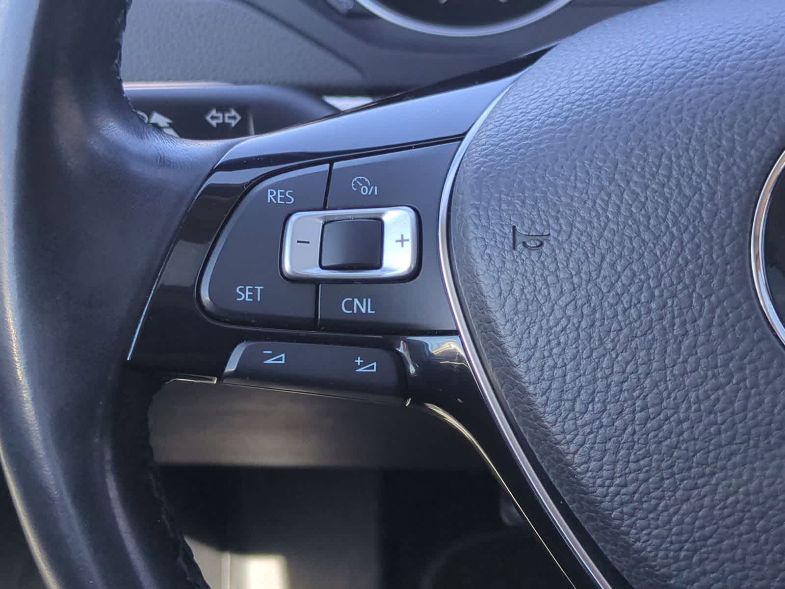 Thumbnail: 2015 Volkswagen Jetta - 25