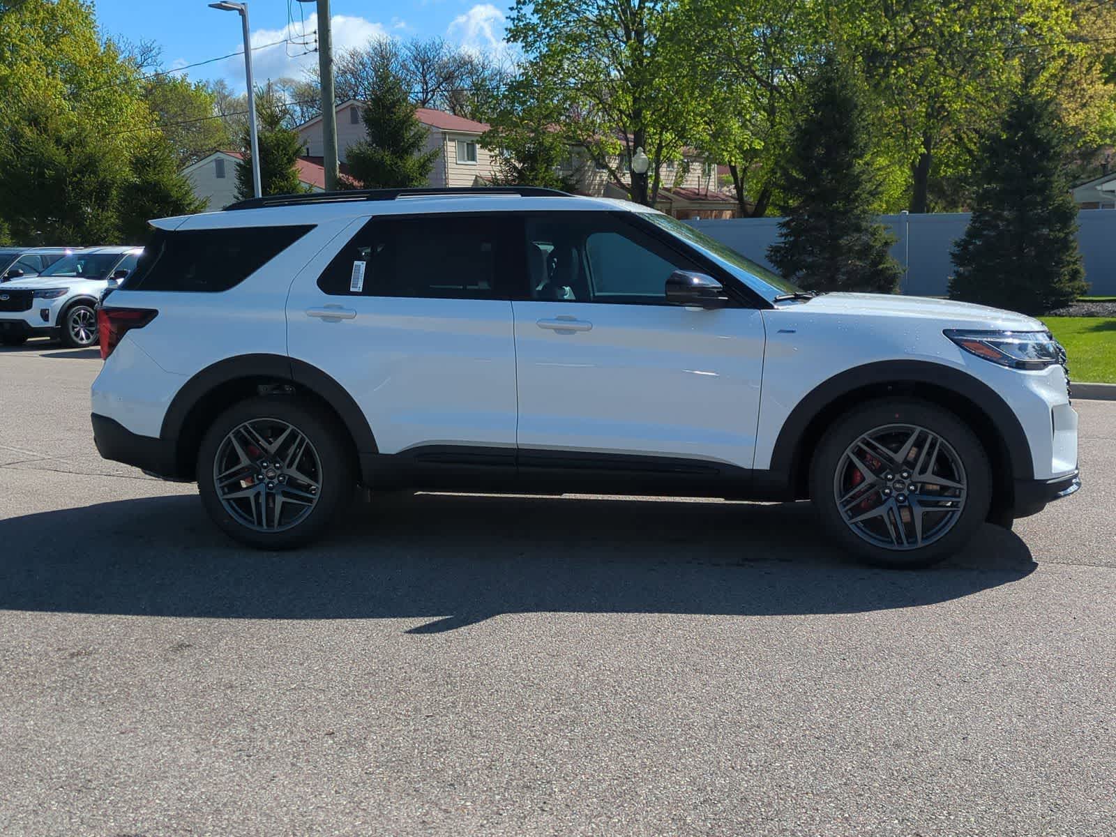 Thumbnail: 2026 Ford Explorer - 9