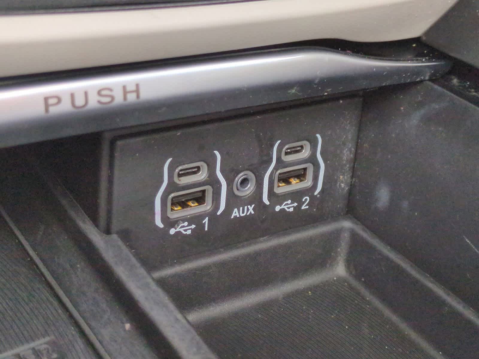 Thumbnail: 2022 Chrysler Pacifica - 35