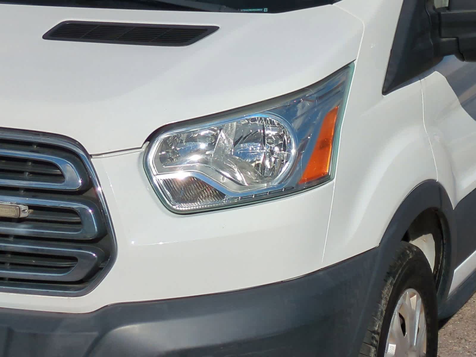 Thumbnail: 2017 Ford Transit Series - 11