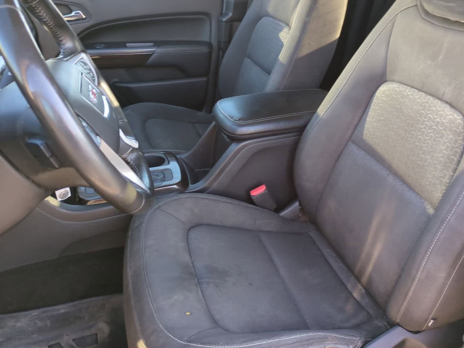 Thumbnail: 2015 GMC Canyon - 16