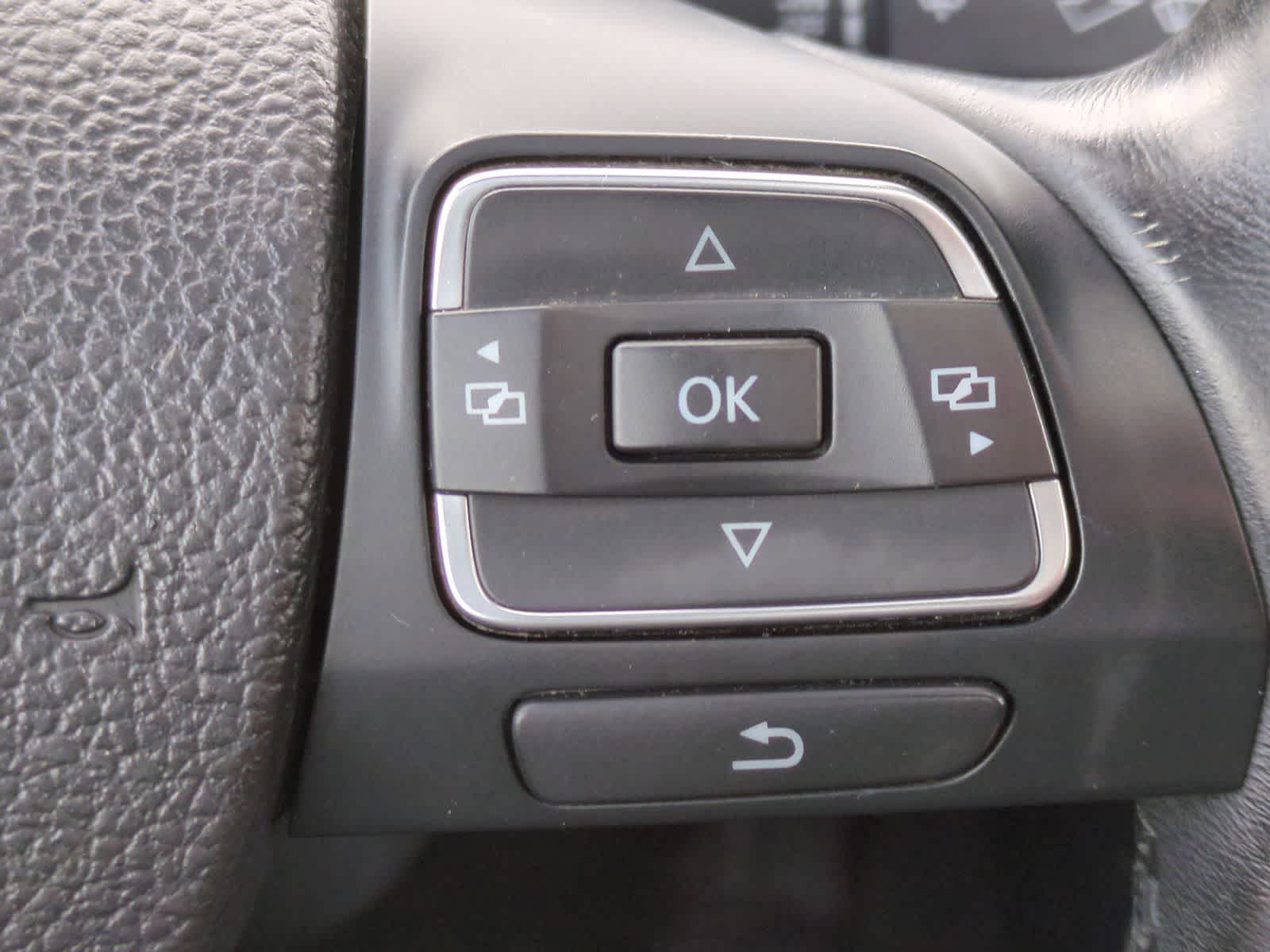 Thumbnail: 2013 Volkswagen Eos - 25