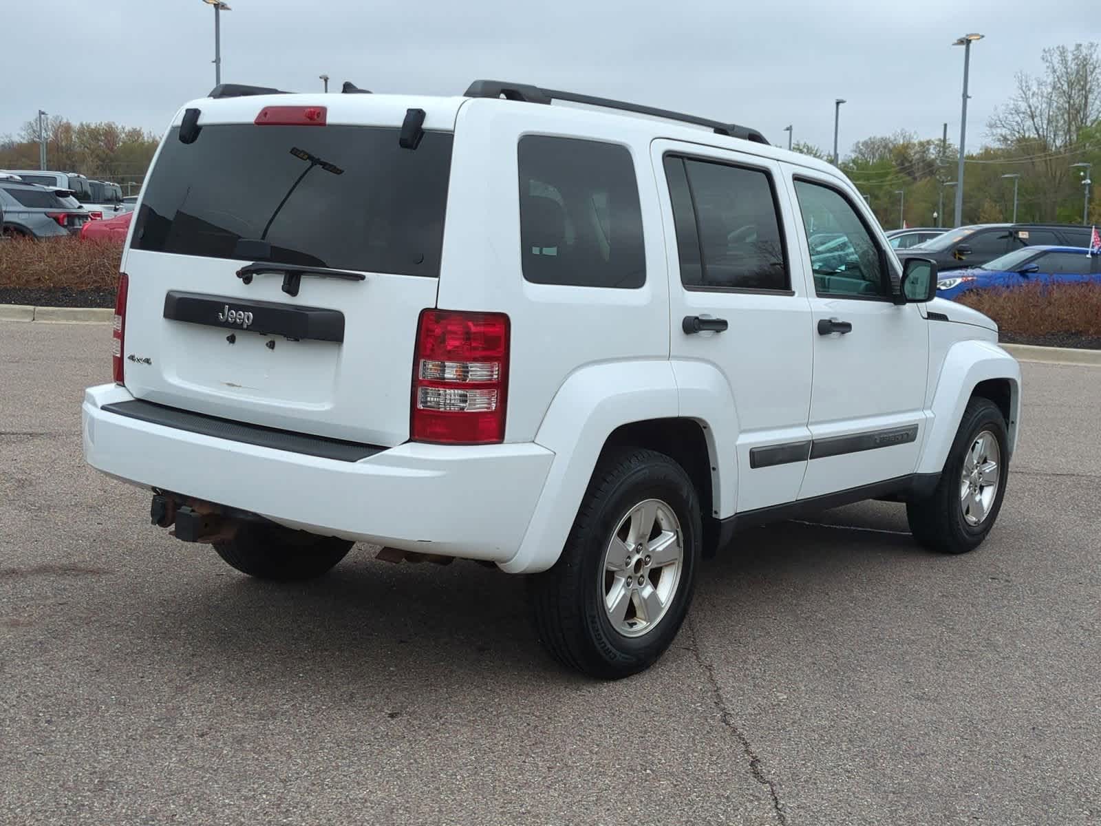 2012 Jeep Liberty Sport 8