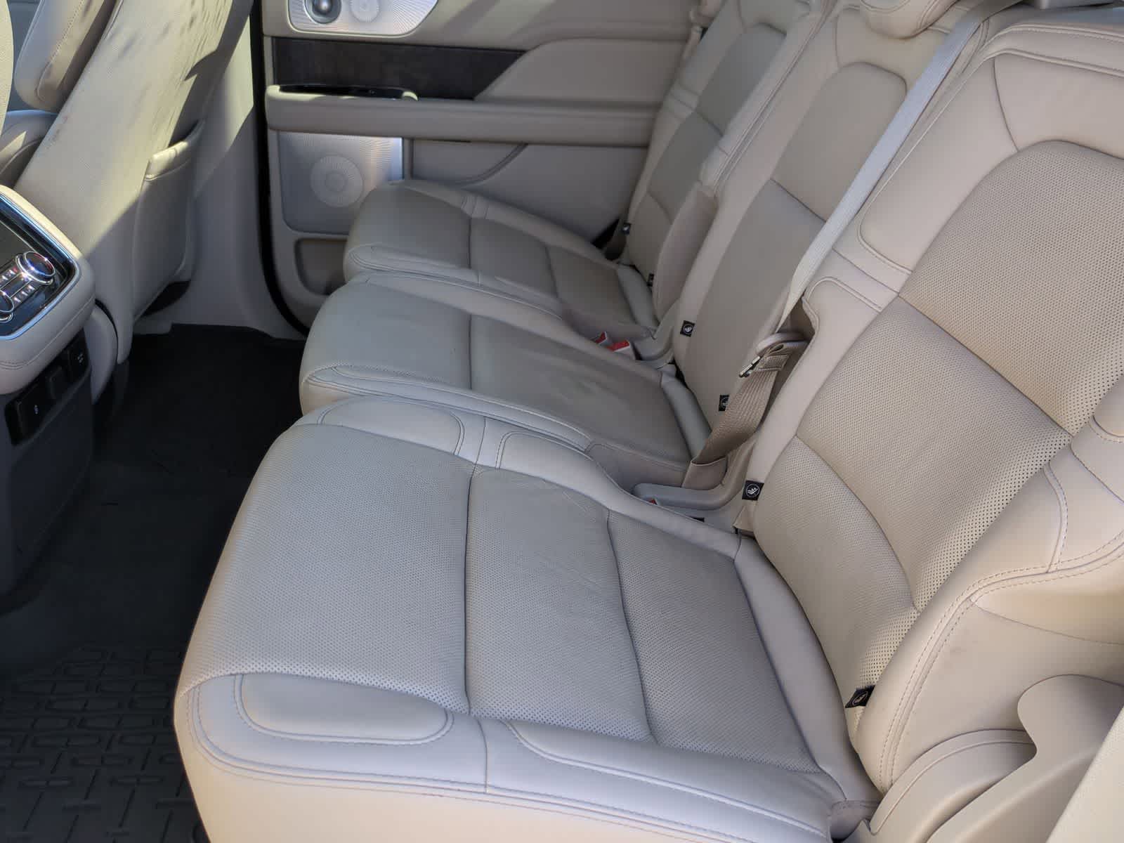 Thumbnail: 2021 Lincoln Navigator - 20
