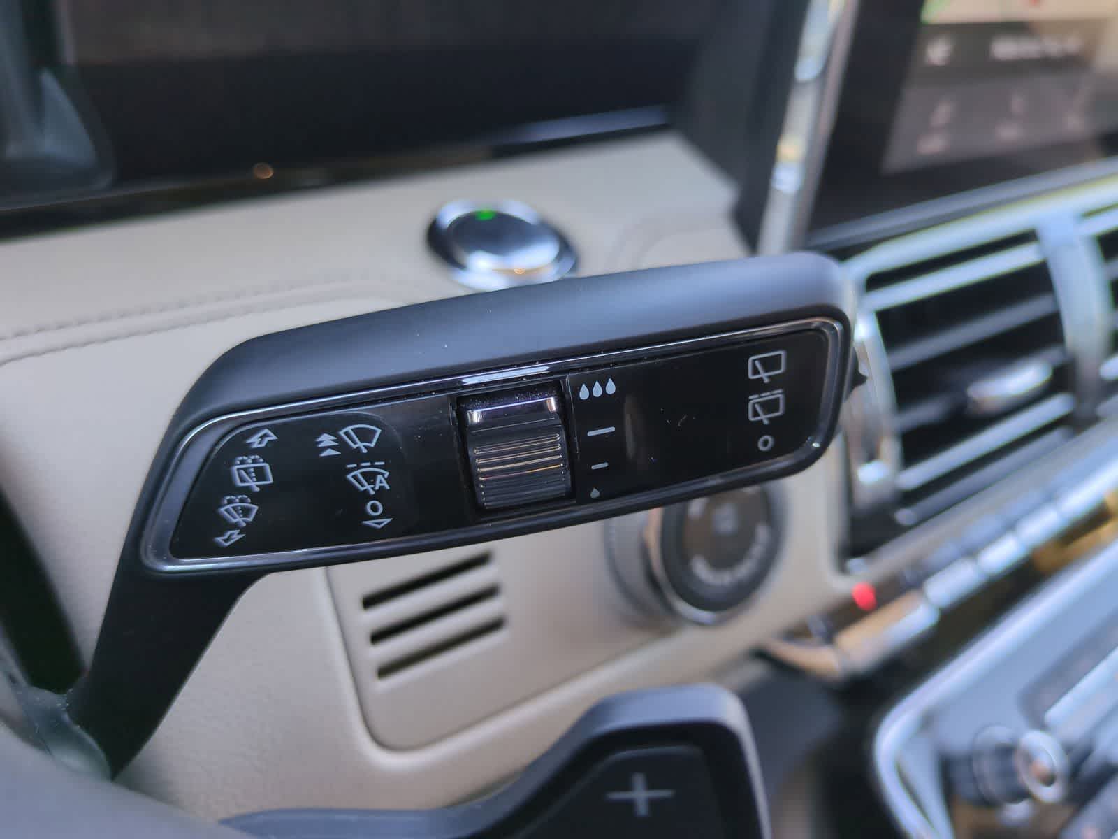 Thumbnail: 2021 Lincoln Navigator - 27