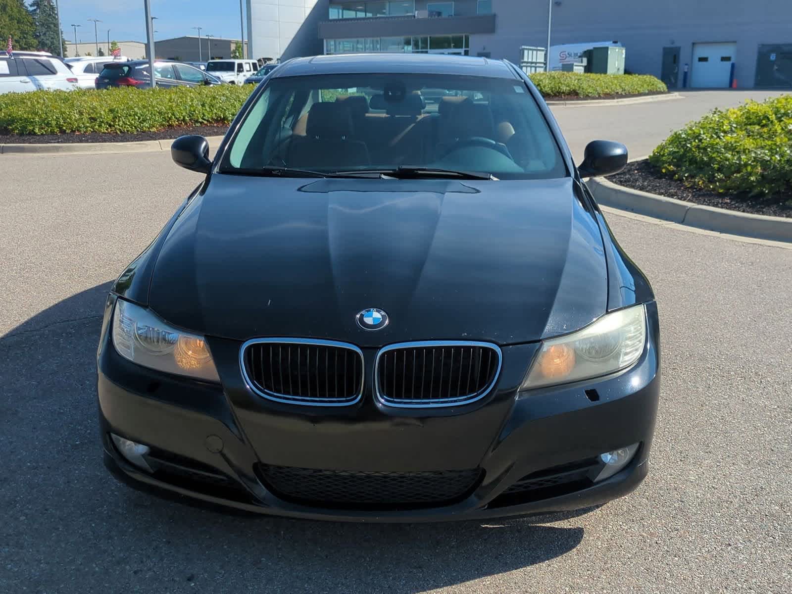 Thumbnail: 2010 BMW 3 Series - 3