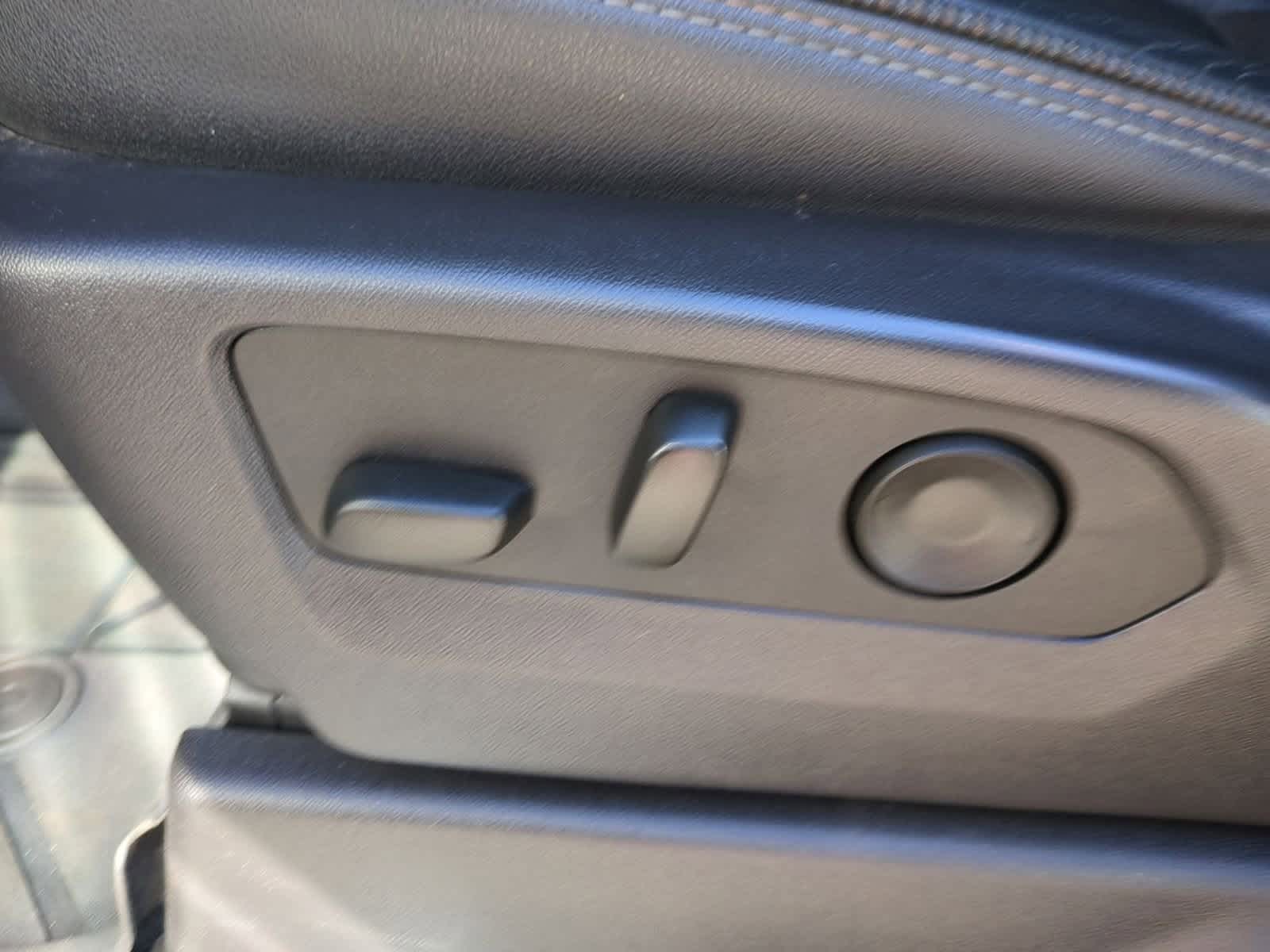 Thumbnail: 2025 Chevrolet Silverado 3500 - 17