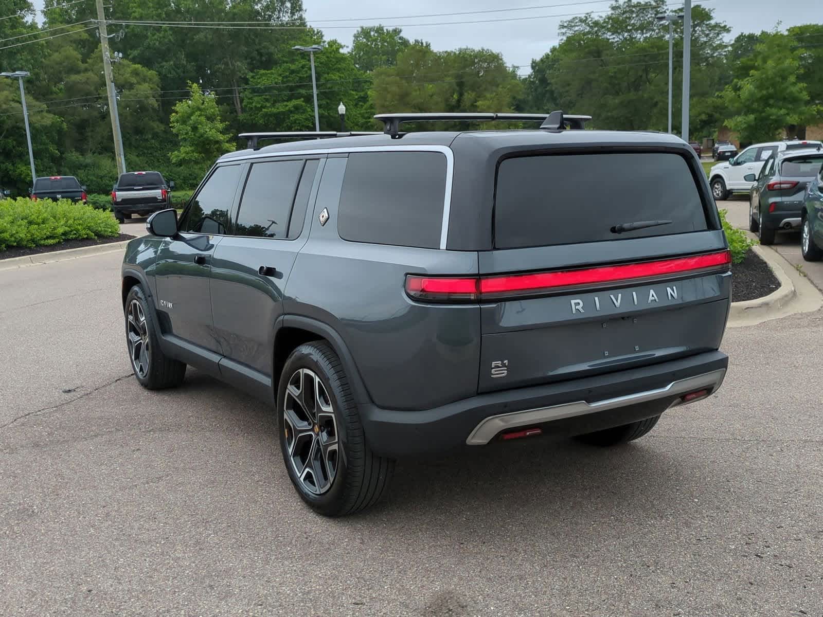 Thumbnail: 2024 Rivian R1S - 6
