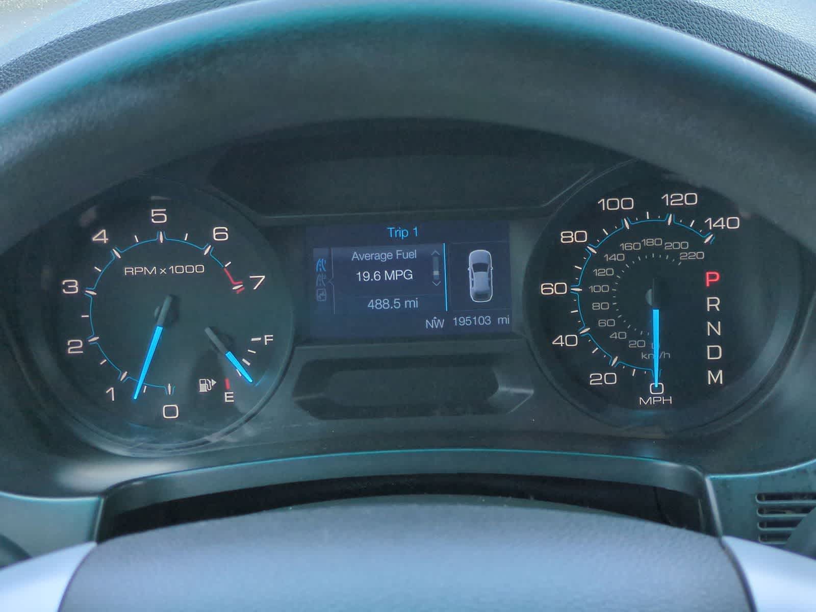 Thumbnail: 2015 Ford Explorer - 32