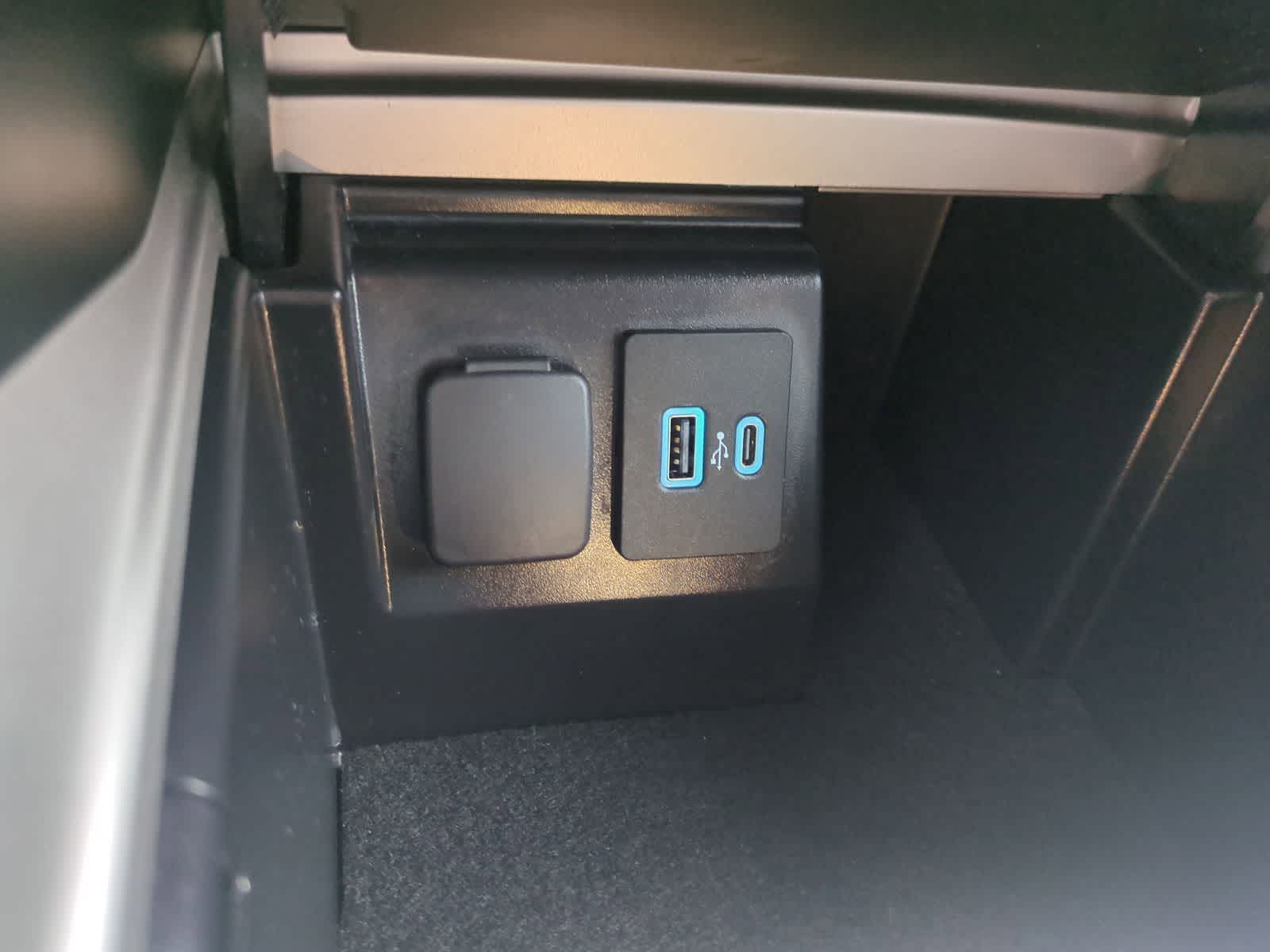 Thumbnail: 2023 Ford Explorer - 33