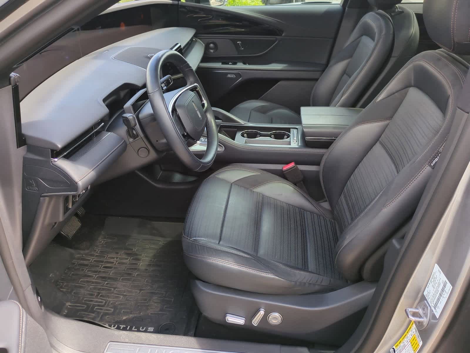 Thumbnail: 2024 Lincoln Nautilus - 16