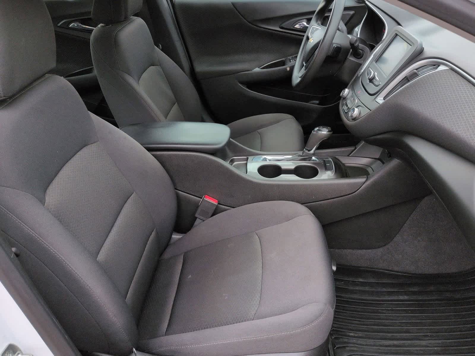 Thumbnail: 2017 Chevrolet Malibu - 22