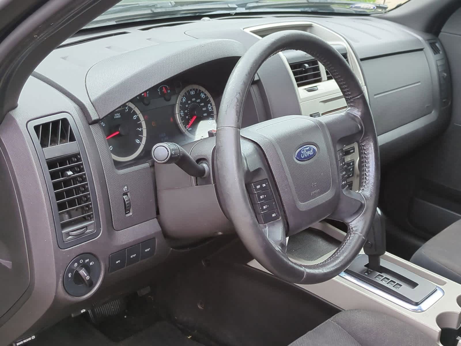 Thumbnail: 2010 Ford Escape - 10