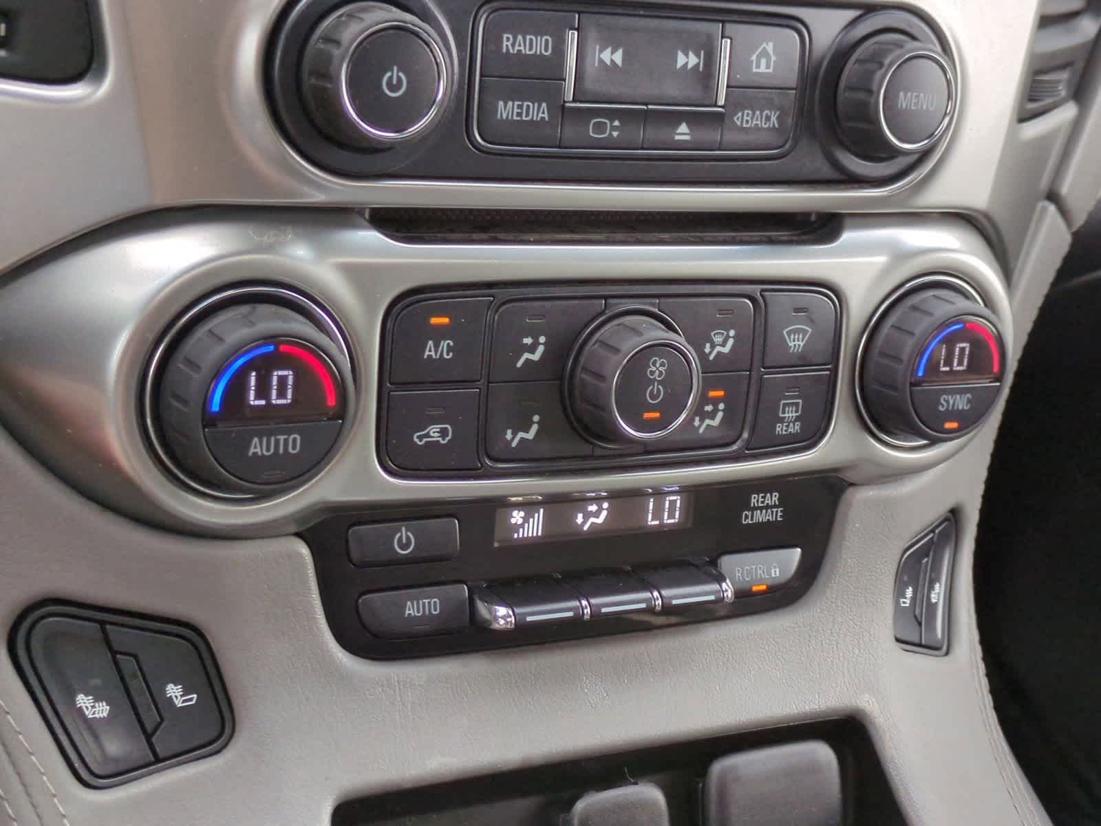 Thumbnail: 2015 Chevrolet Tahoe - 28