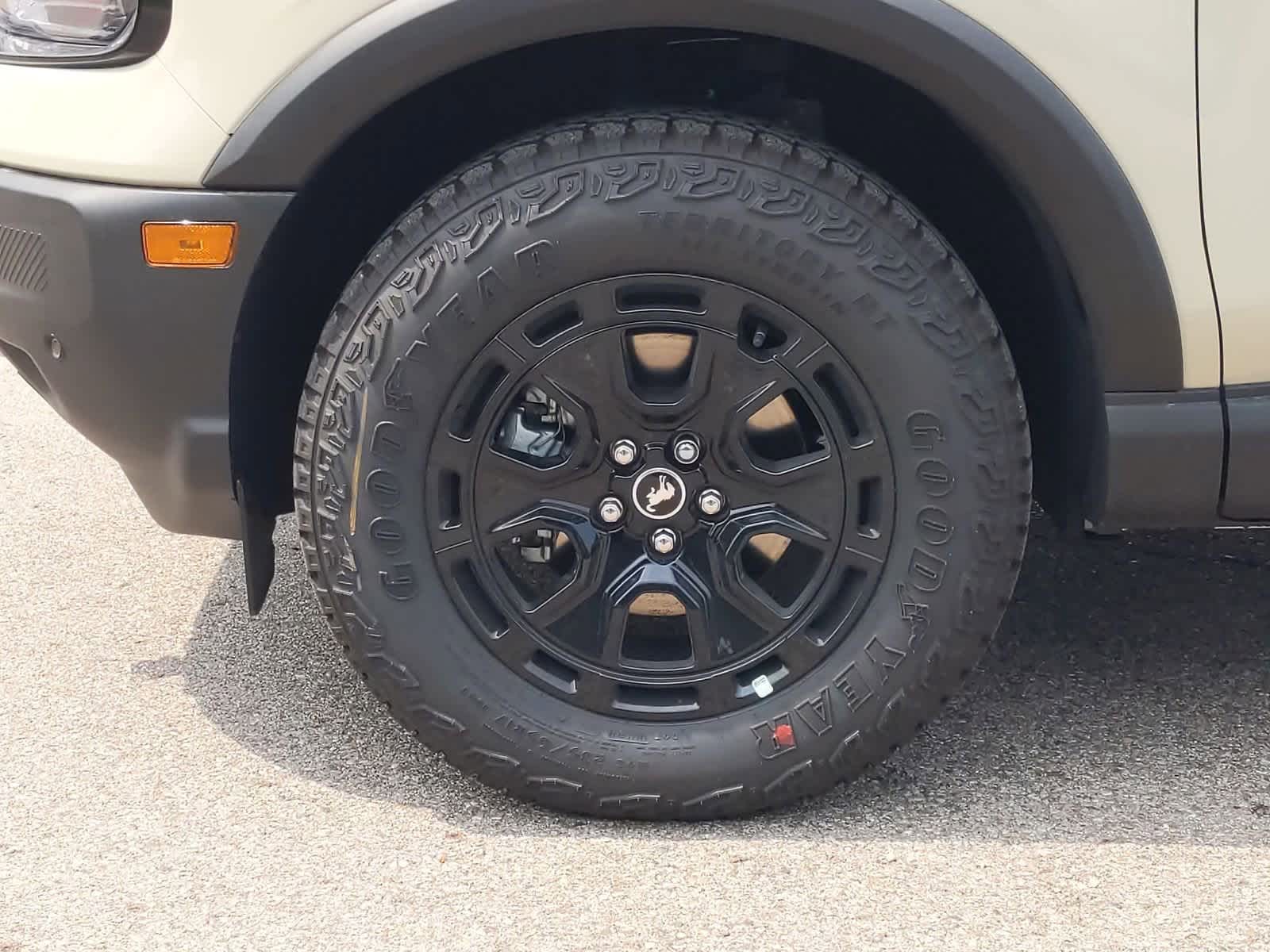 Thumbnail: 2025 Ford Bronco Sport - 14