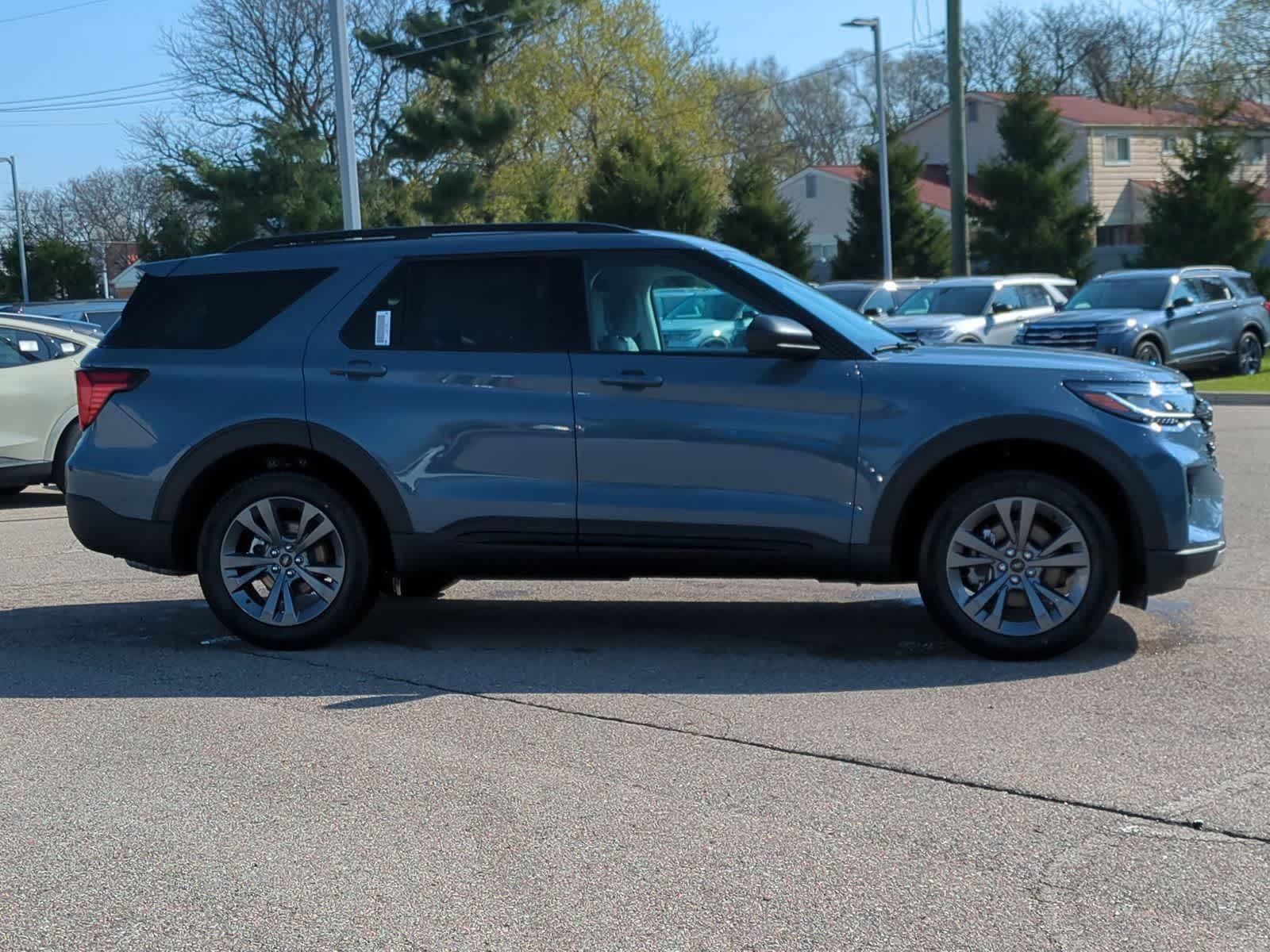 Thumbnail: 2026 Ford Explorer - 9