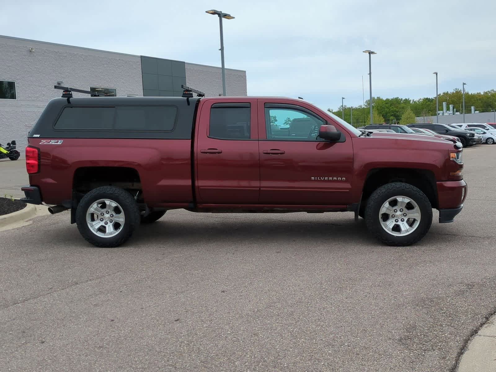 Thumbnail: 2017 Chevrolet Silverado 1500 - 9