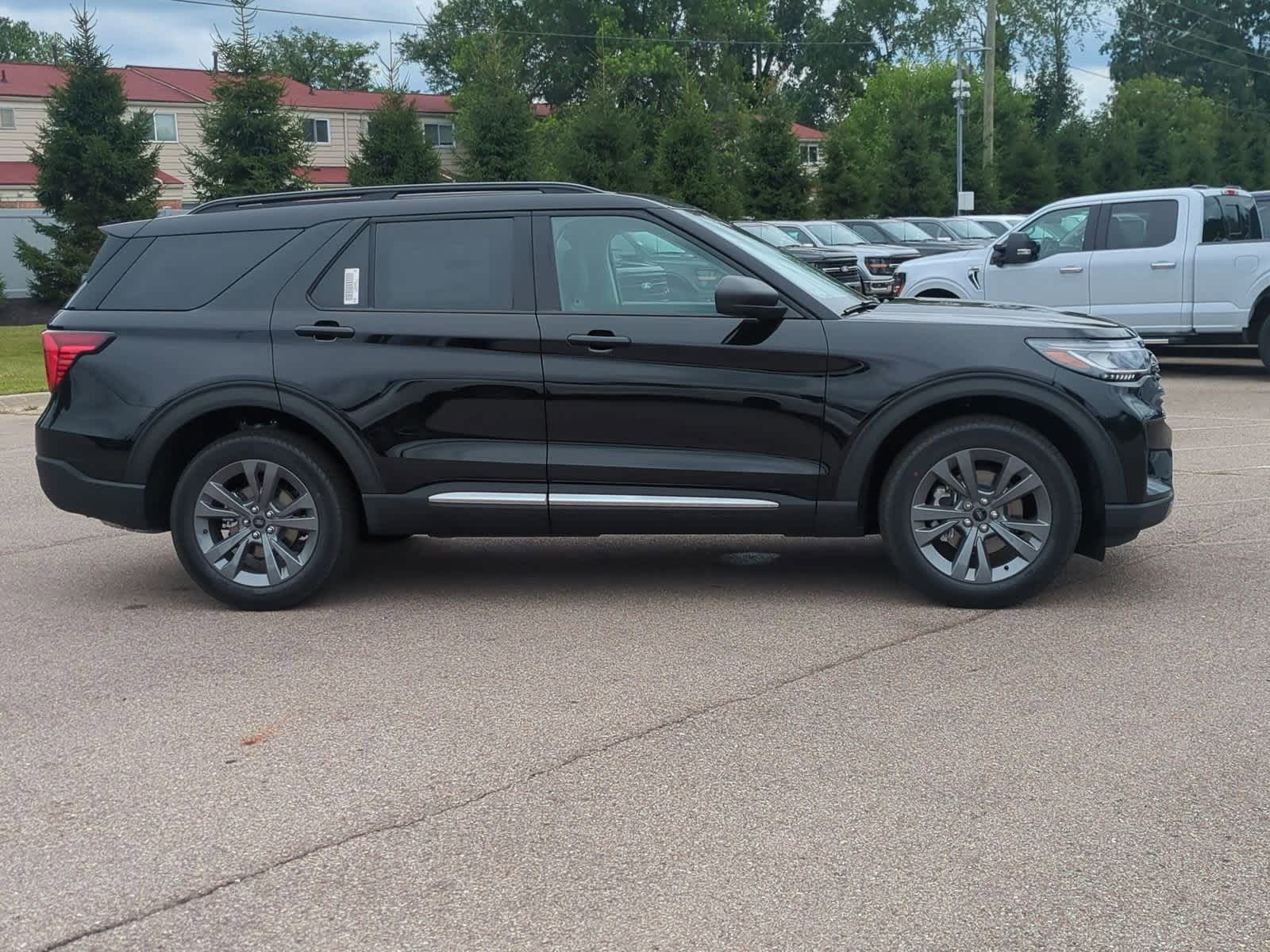 Thumbnail: 2025 Ford Explorer - 9