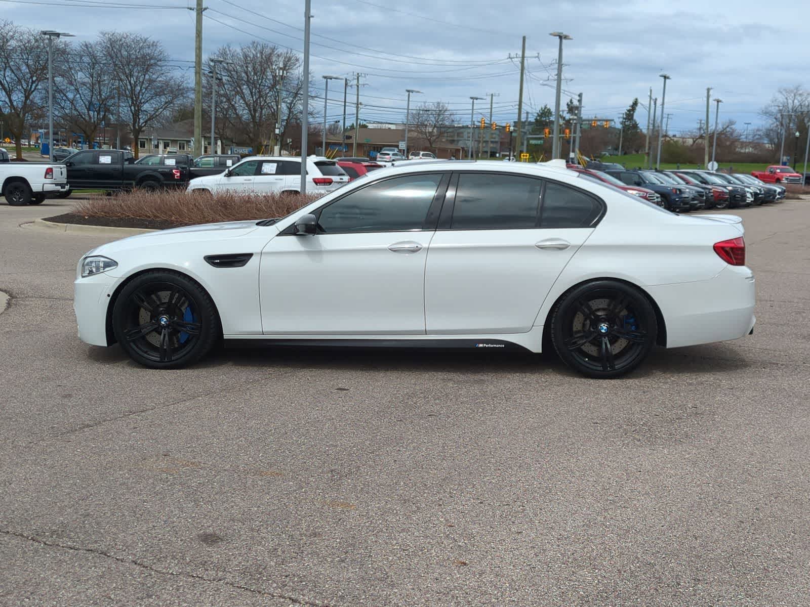 Thumbnail: 2016 BMW M5 - 5