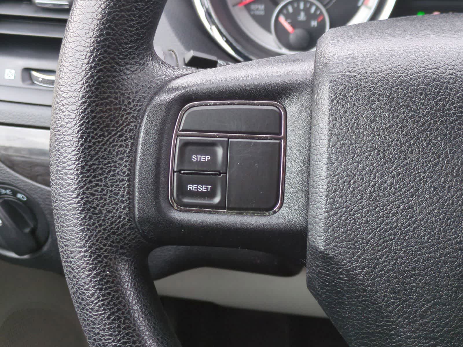 Thumbnail: 2013 Dodge Grand Caravan - 23