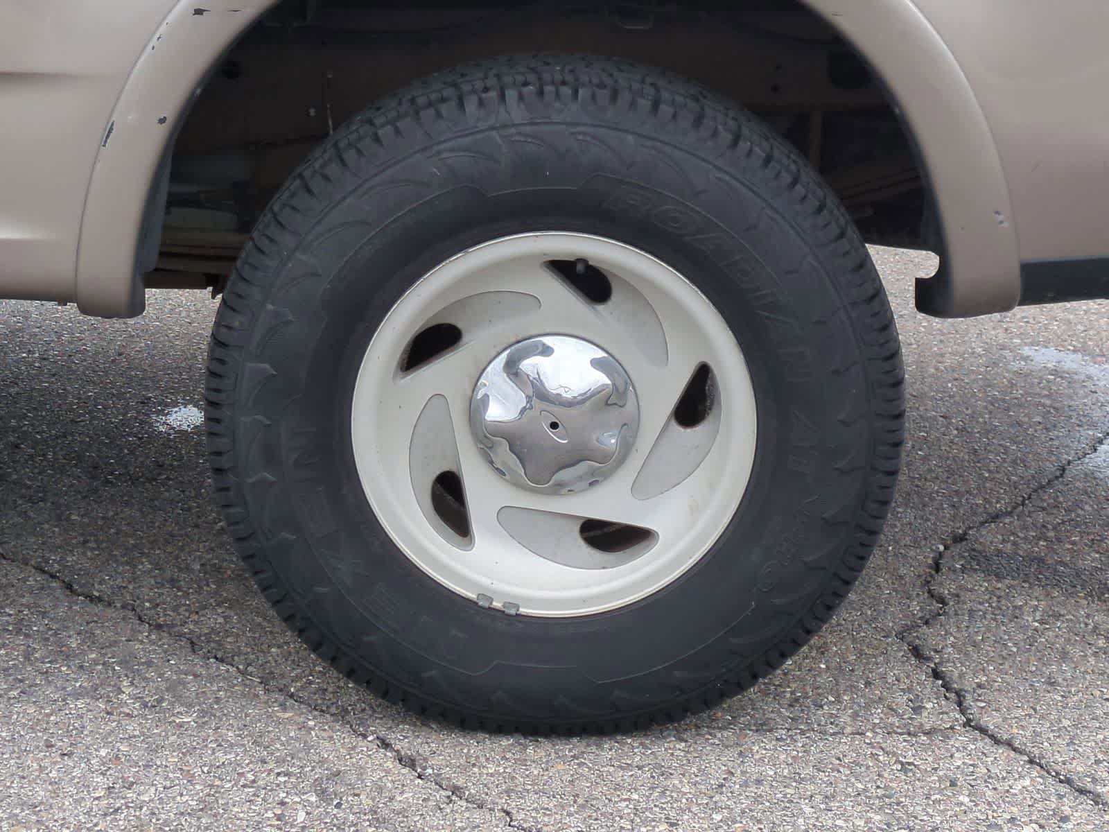 Thumbnail: 2001 Ford F-150 - 14
