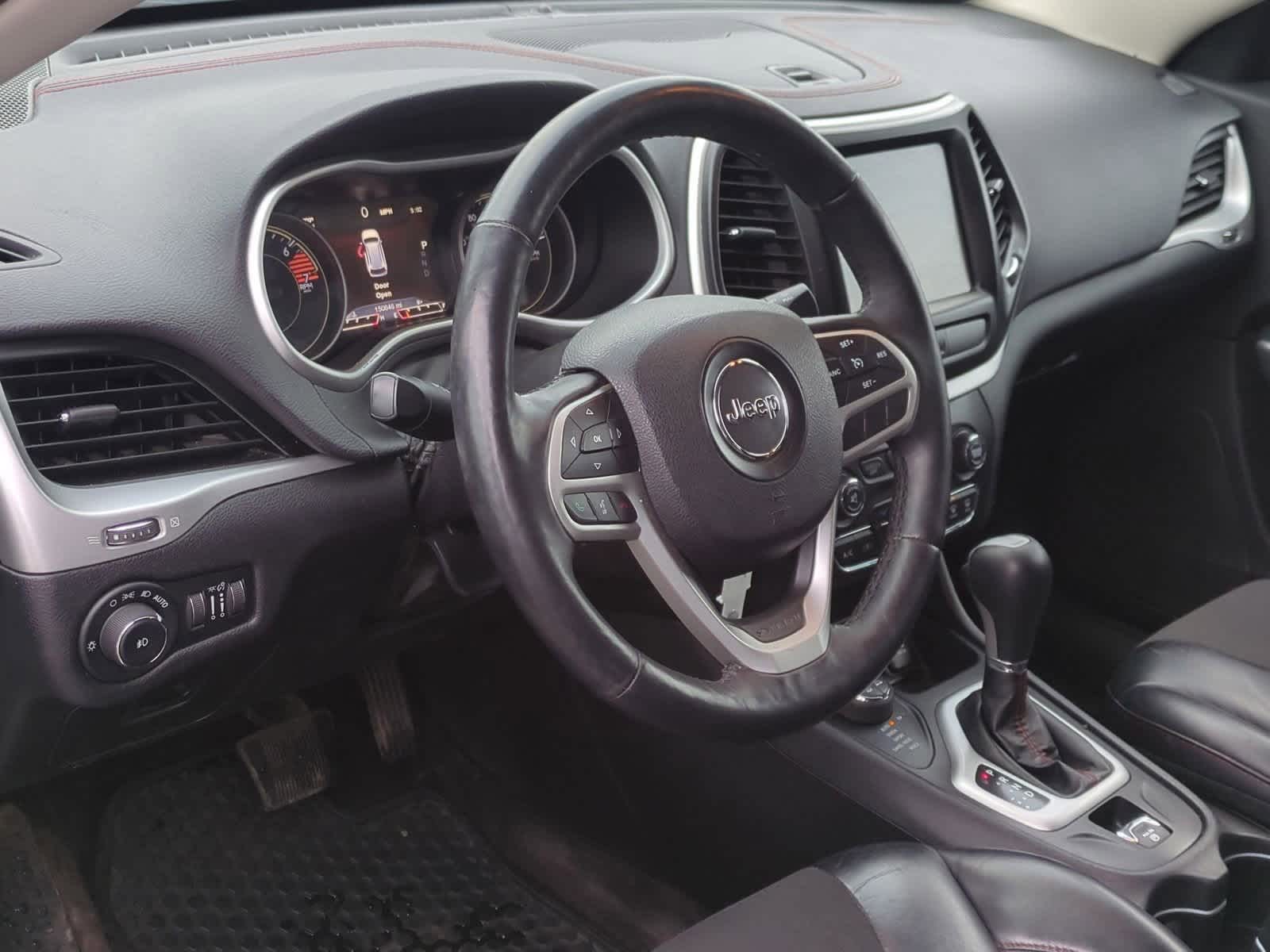 Thumbnail: 2017 Jeep Cherokee - 10