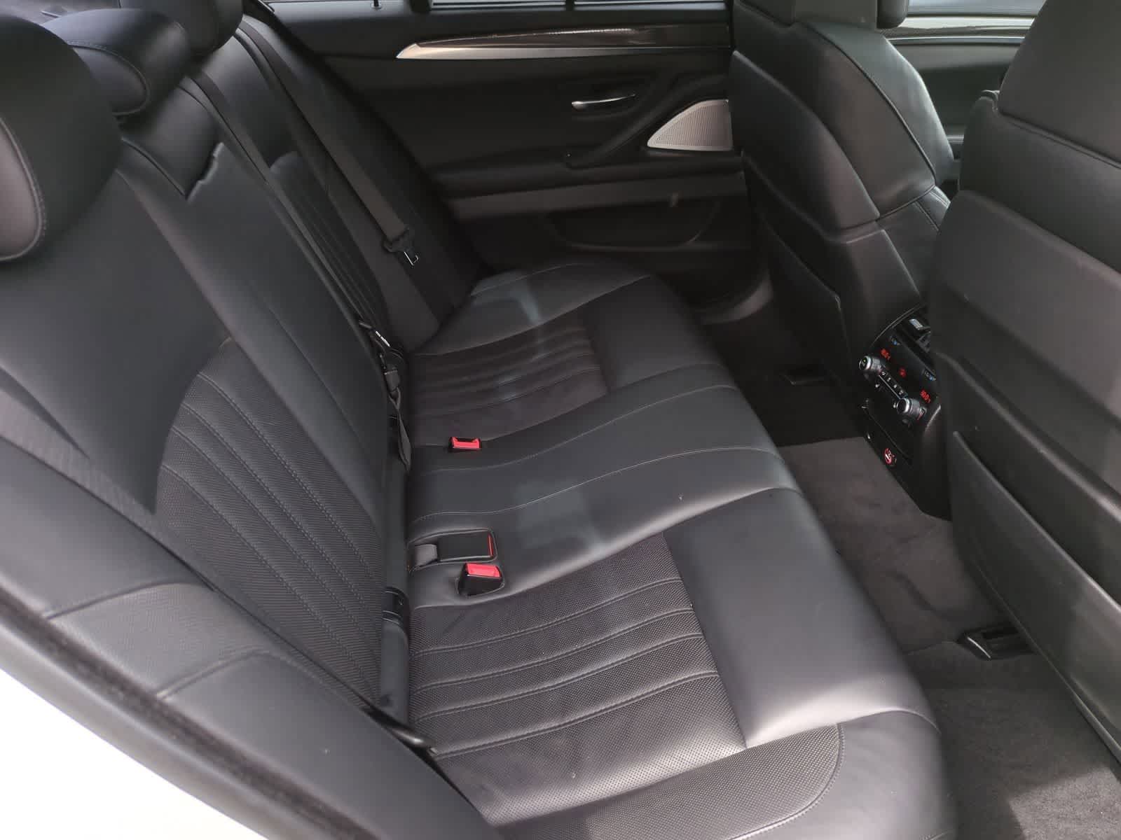 Thumbnail: 2016 BMW M5 - 21