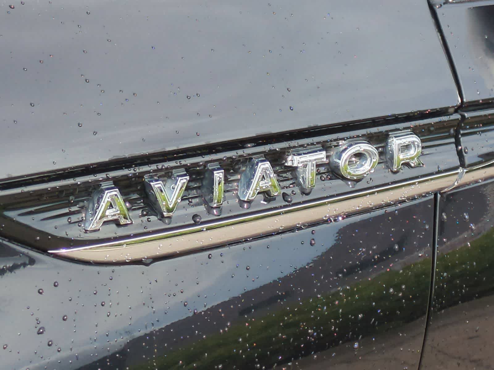 Thumbnail: 2022 Lincoln Aviator - 13