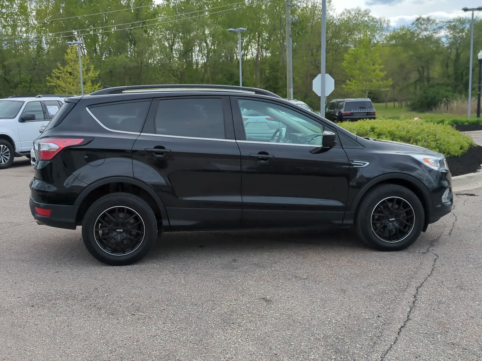 Thumbnail: 2018 Ford Escape - 9