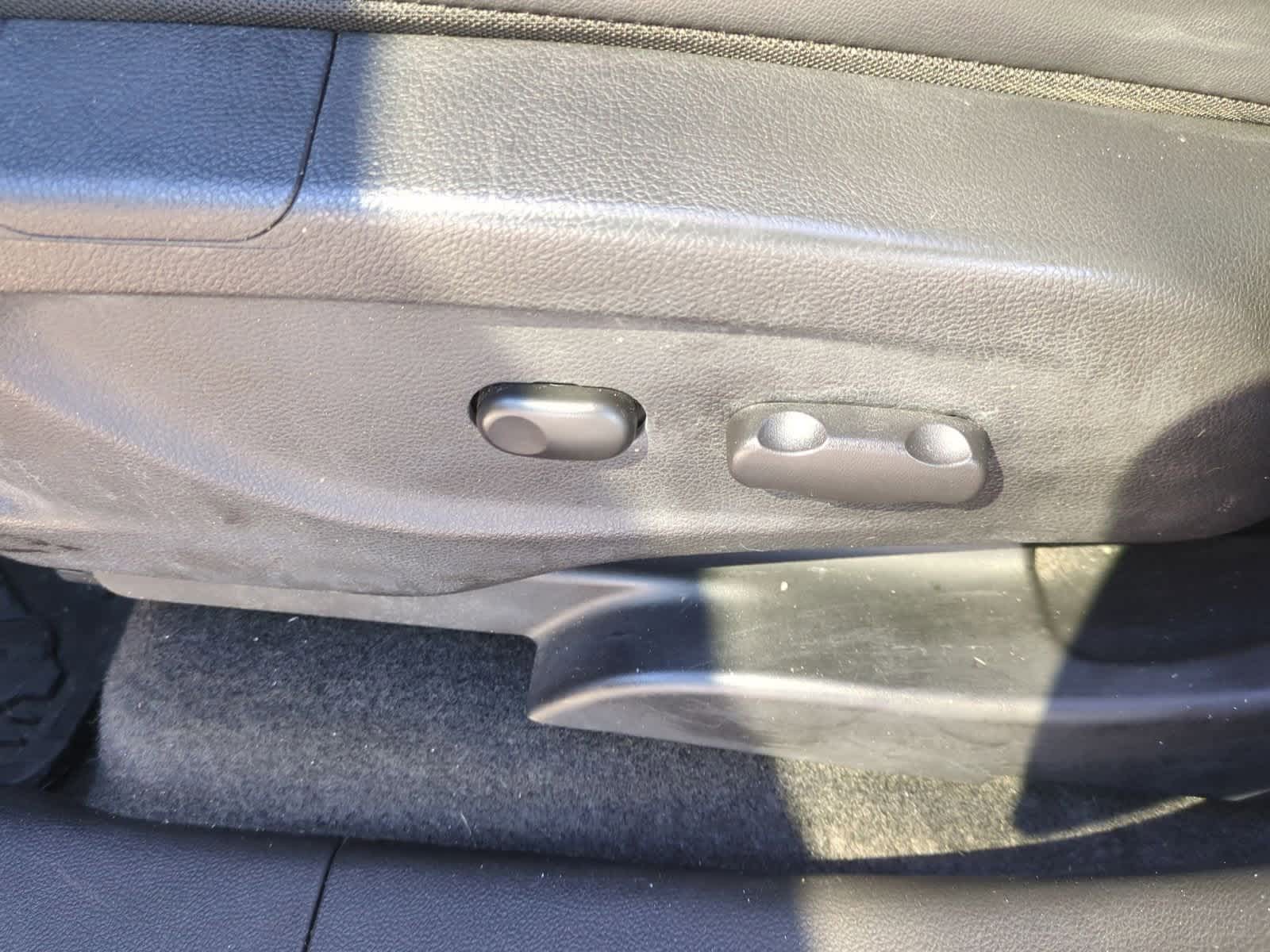 Thumbnail: 2014 Buick Encore - 16