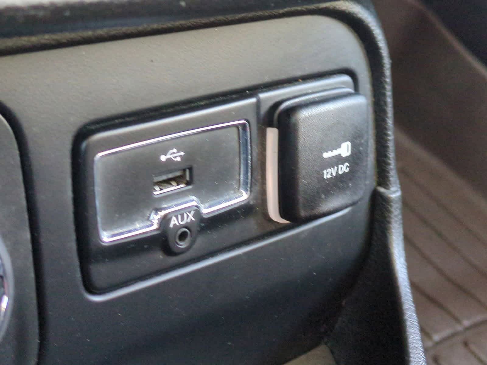 Thumbnail: 2017 Jeep Renegade - 30