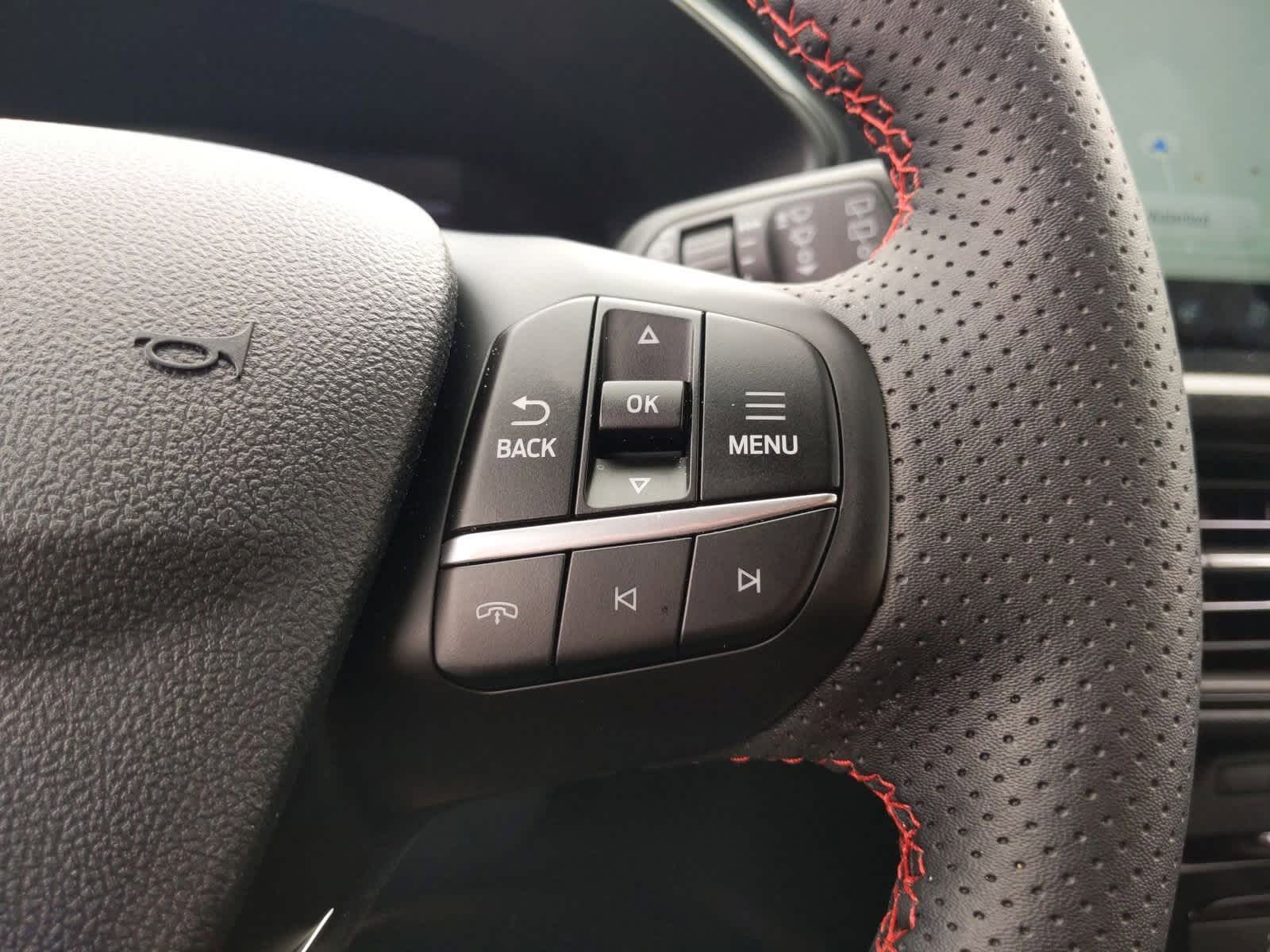 2025 Ford Escape ST-Line 24