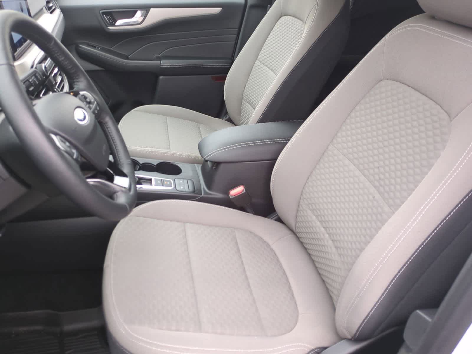 Thumbnail: 2021 Ford Escape - 16