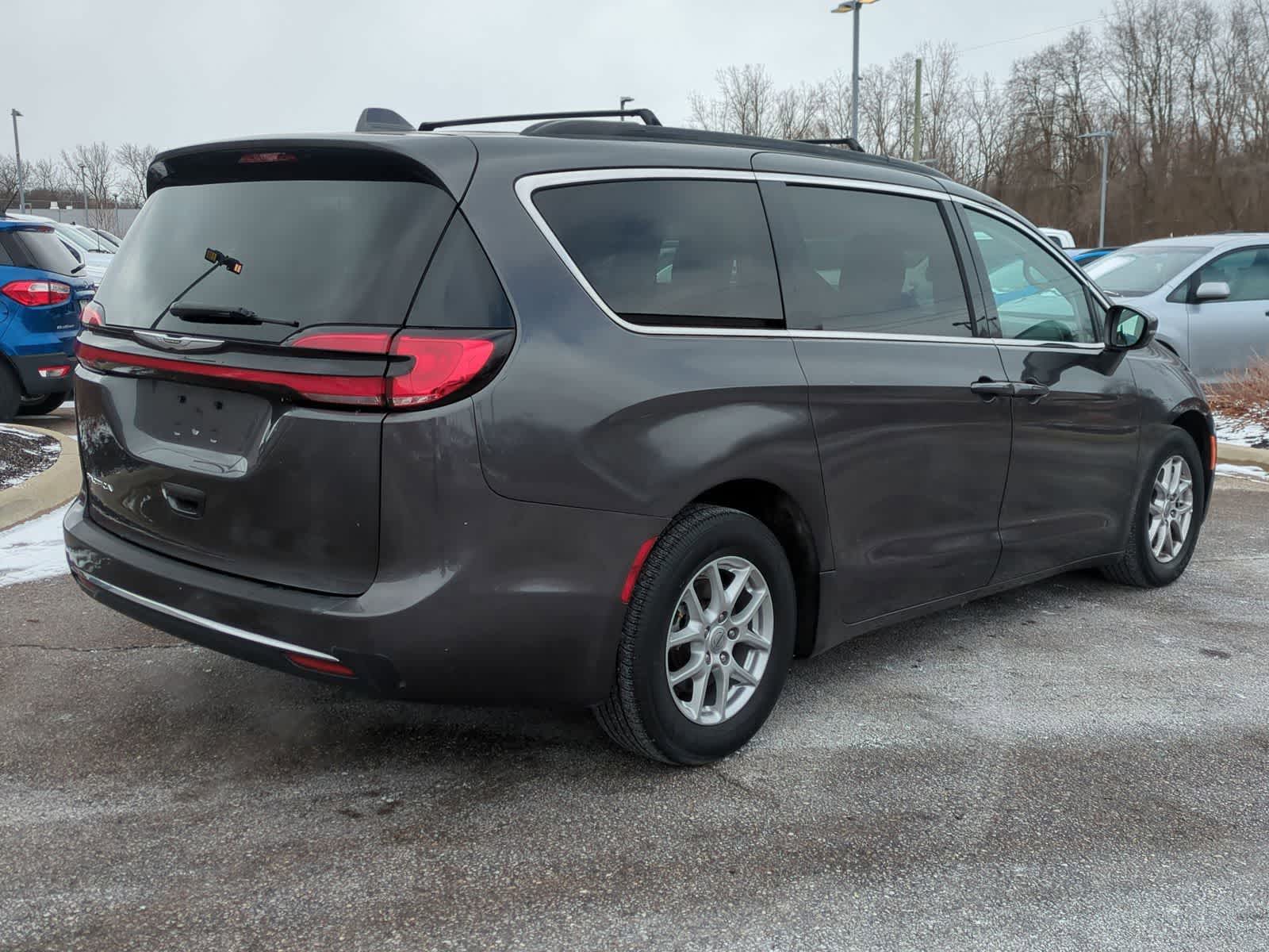 Thumbnail: 2022 Chrysler Pacifica - 8