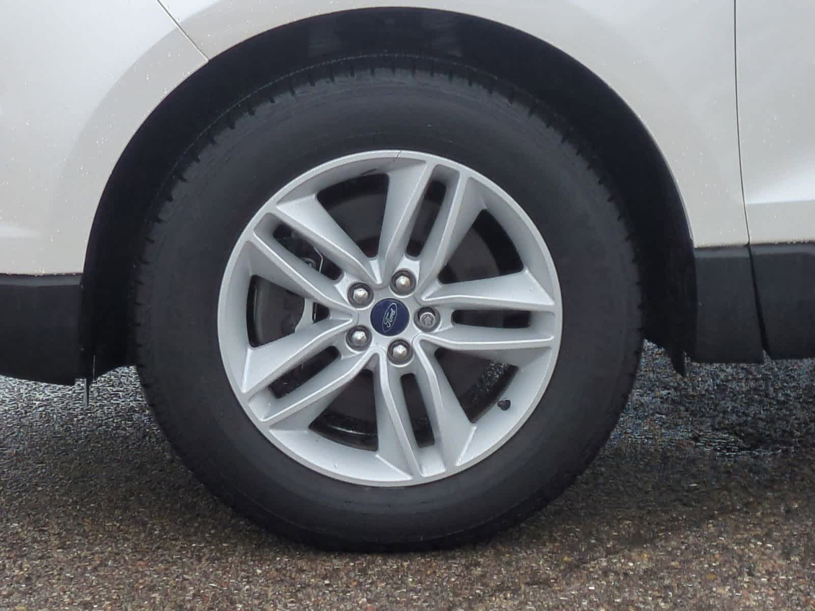 Thumbnail: 2017 Ford Edge - 14