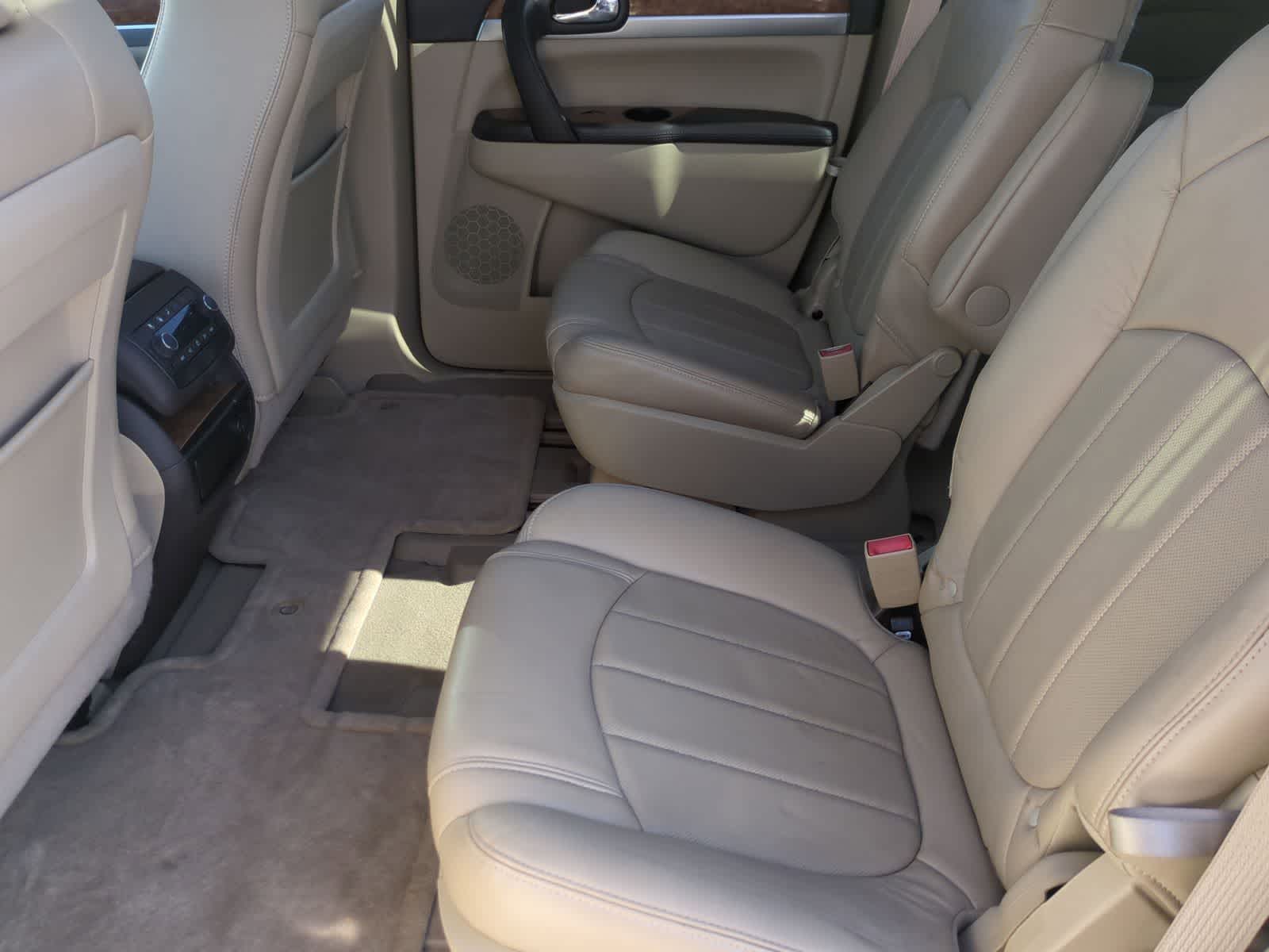 Thumbnail: 2010 Buick Enclave - 20