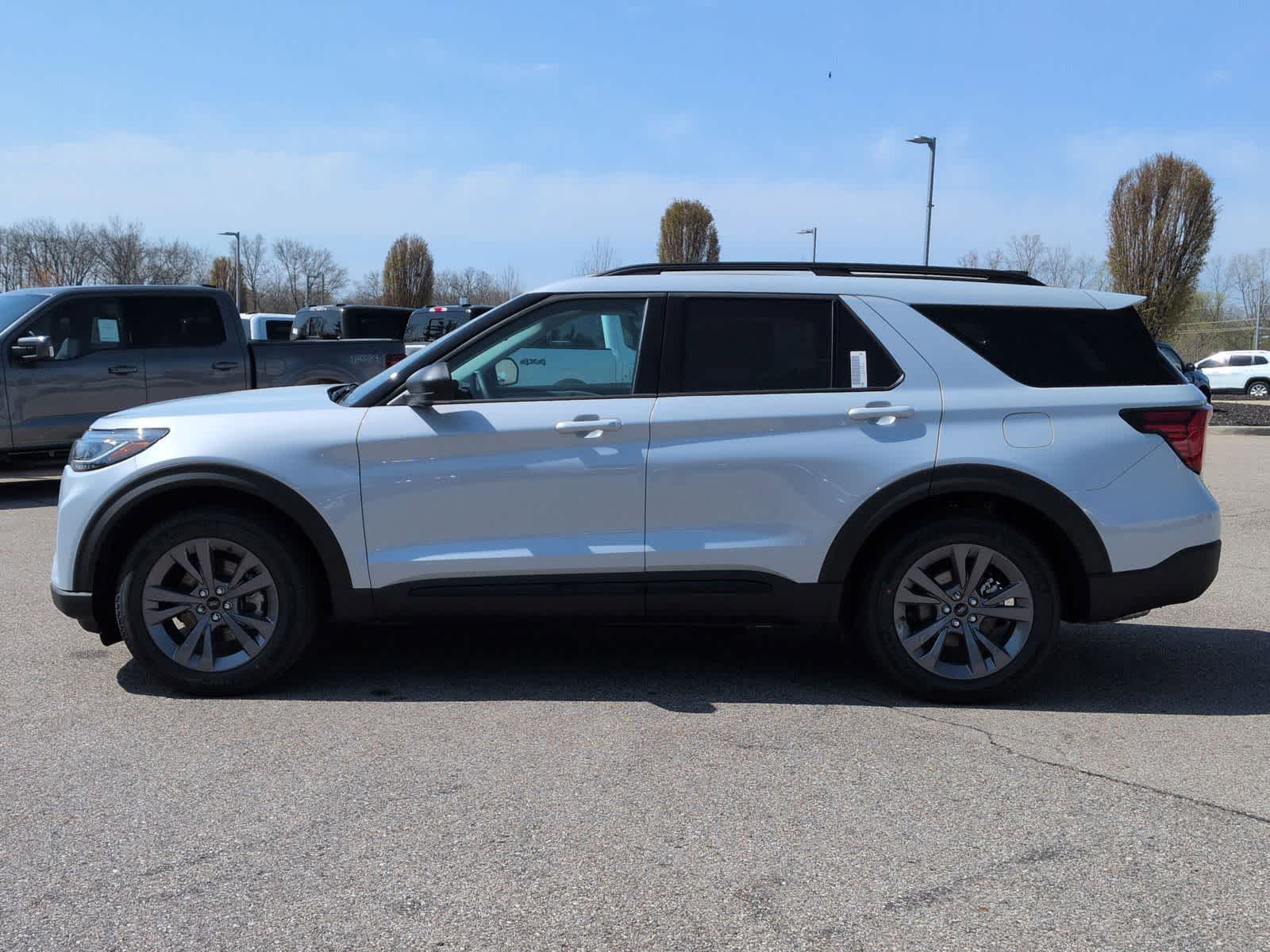 Thumbnail: 2026 Ford Explorer - 5